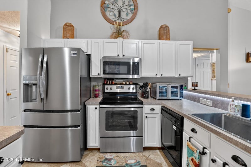 7525 Plantation Club Dr, Jacksonville, FL 32244