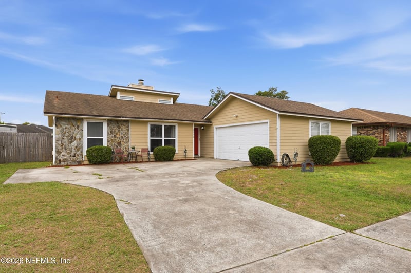 2550 Oakview Dr, Jacksonville, FL 32246