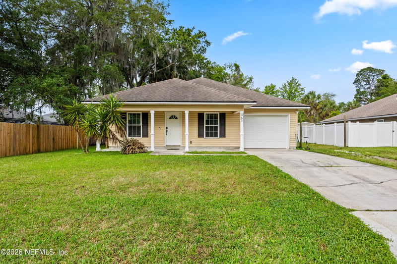 363 Roberts St, Green Cove Springs, FL 32043