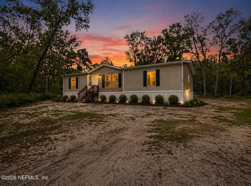 121 Janet Dr, Hollister, FL 32147