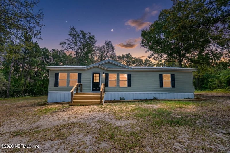 18937 Crews Rd, Glen St Mary, FL 32040