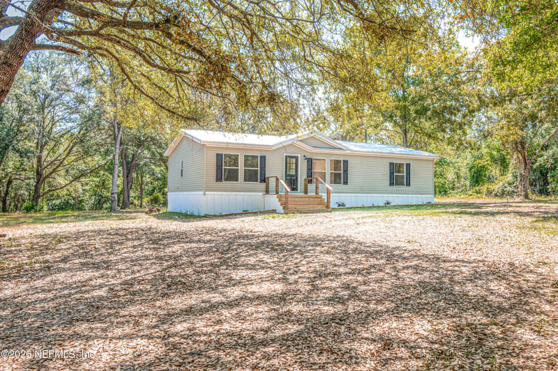 18937 Crews Rd, Glen St Mary, FL 32040