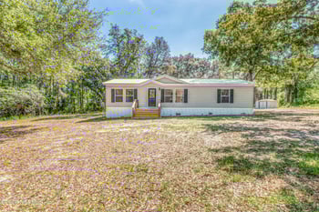 18937 Crews Rd, Glen St Mary, FL 32040