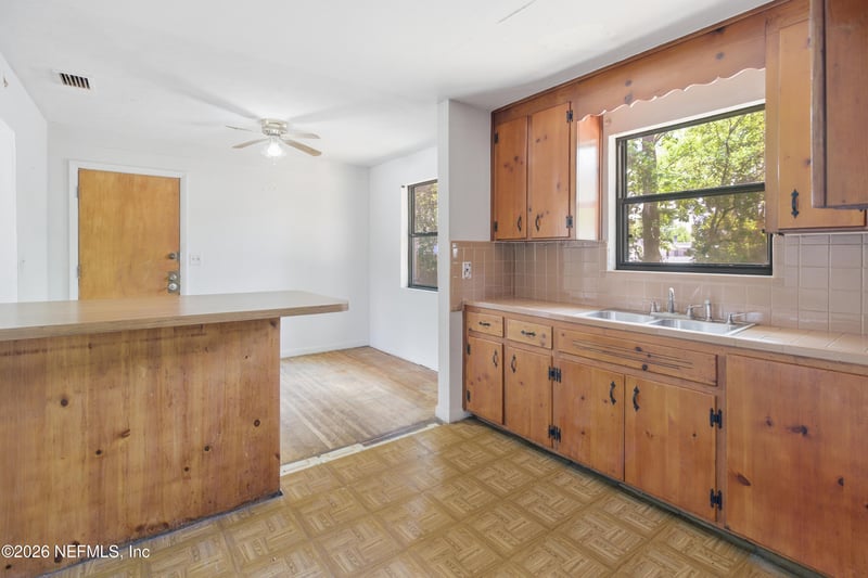 6818 Merrill Rd, Jacksonville, FL 32277