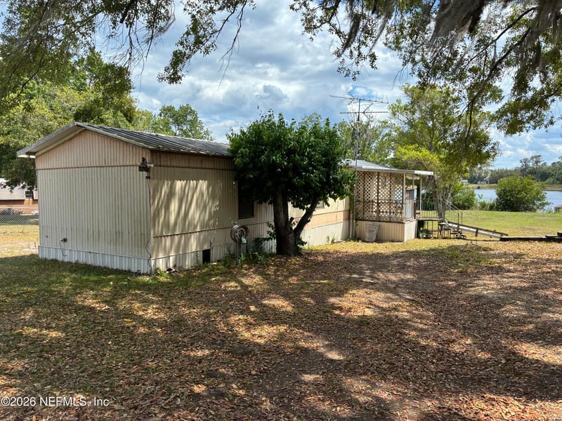 121 Church Lake Dr, Interlachen, FL 32148