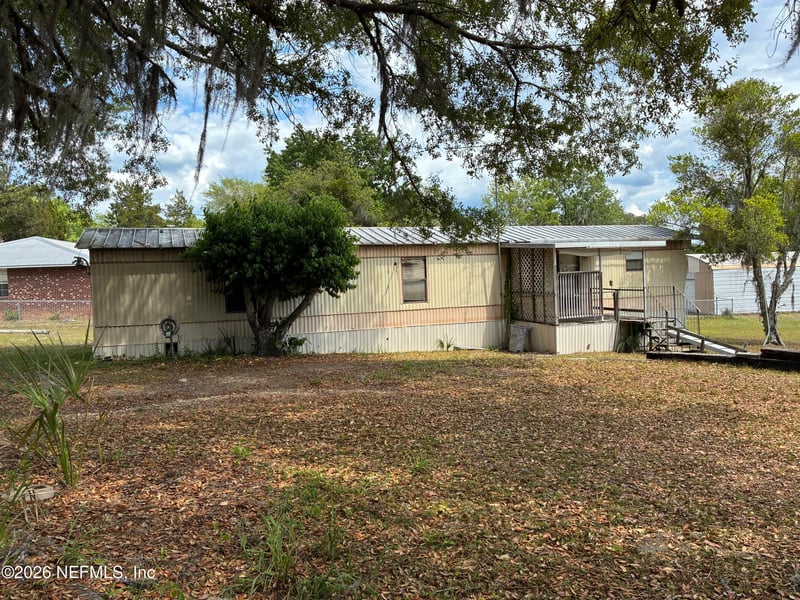 121 Church Lake Dr, Interlachen, FL 32148