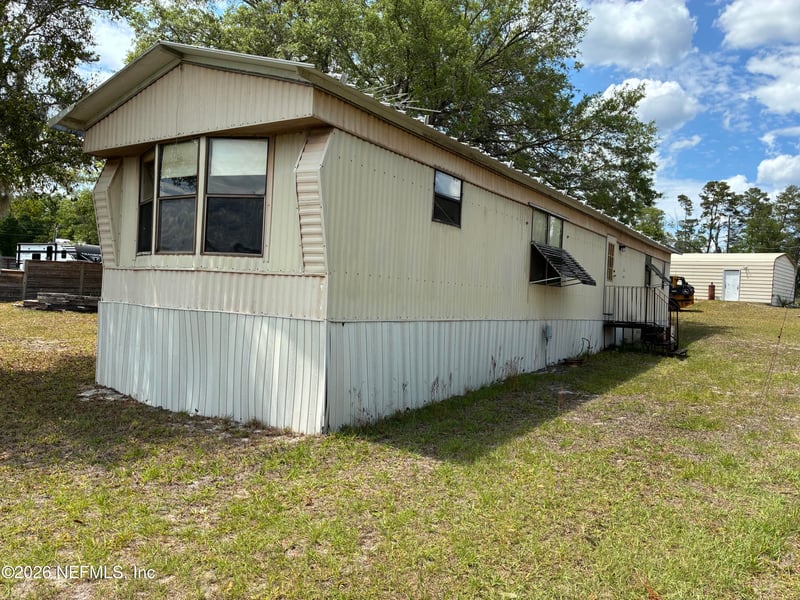 121 Church Lake Dr, Interlachen, FL 32148