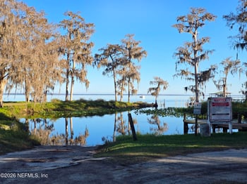 200 Char Ln, Crescent City, FL 32112