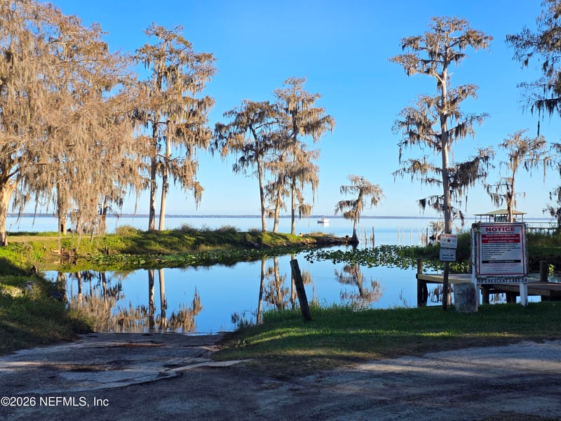 200 Char Ln, Crescent City, FL 32112