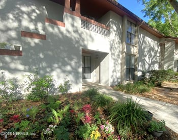 605 Clubhouse Ct, Jacksonville, FL 32256
