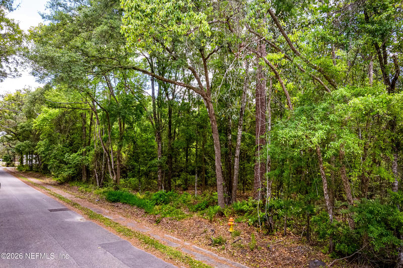 27130 Kentucky St, Hilliard, FL 32046