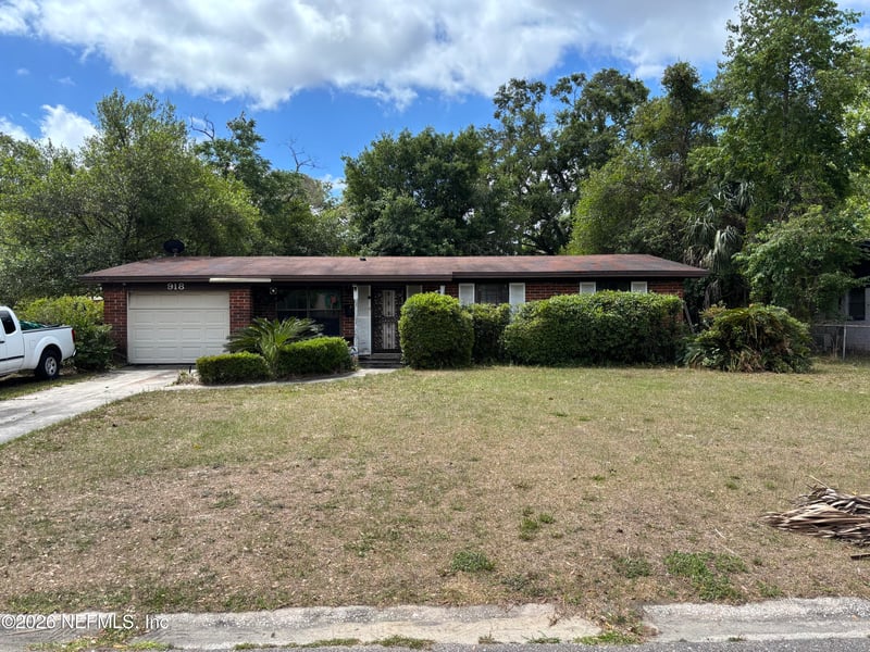 918 Bacall Rd, Jacksonville, FL 32218