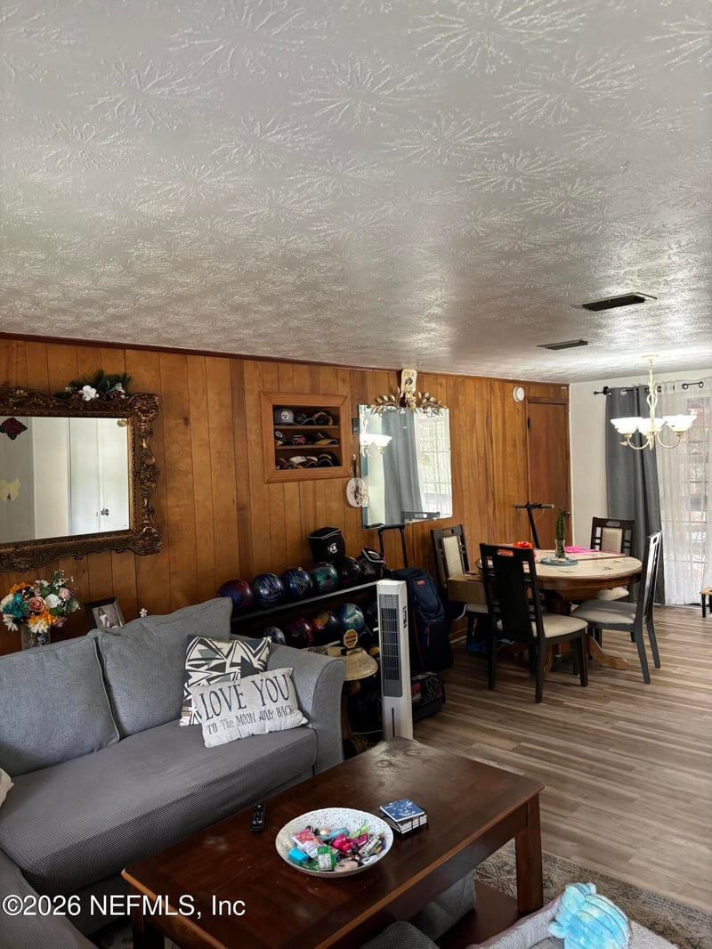 918 Bacall Rd, Jacksonville, FL 32218