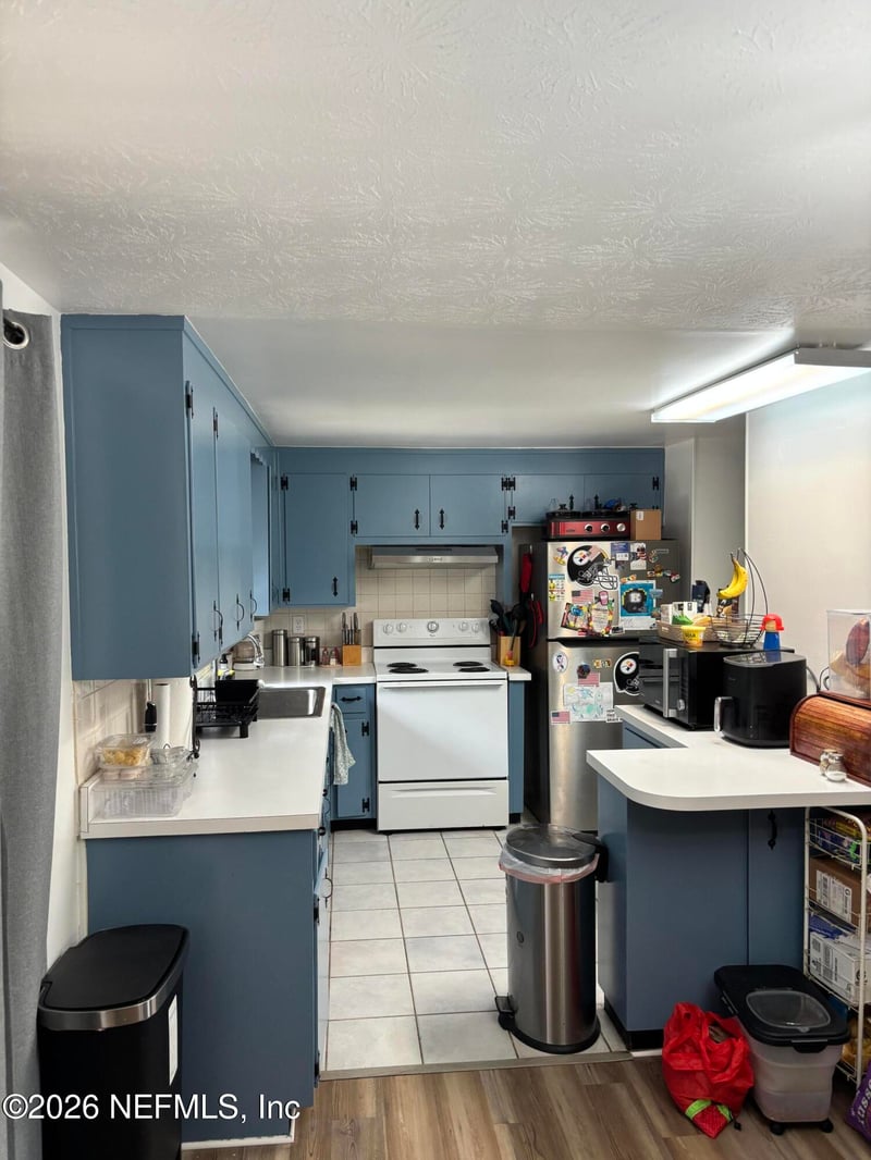 918 Bacall Rd, Jacksonville, FL 32218