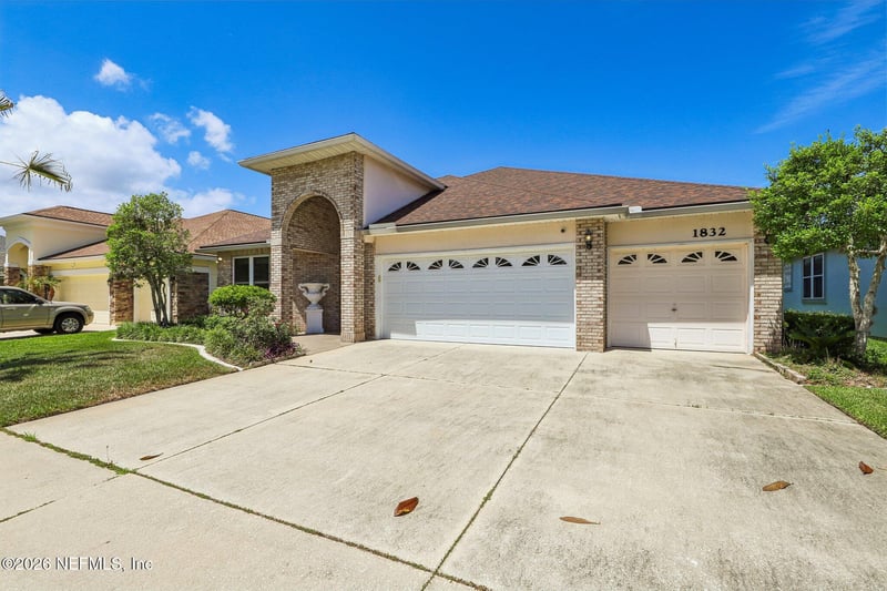 1832 Chatham Village Dr, Fleming Island, FL 32003