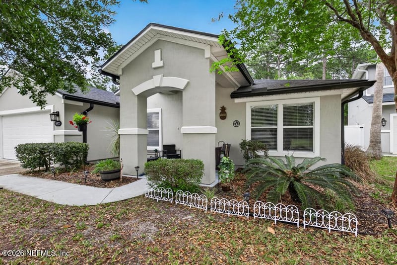 1472 Dunns Lake Dr, Jacksonville, FL 32218