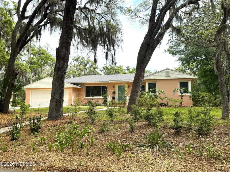 1860 Highland Dr, Fernandina Beach, FL 32034