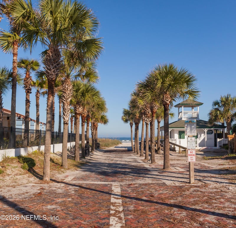 254 Ocean Blvd, Atlantic Beach, FL 32233