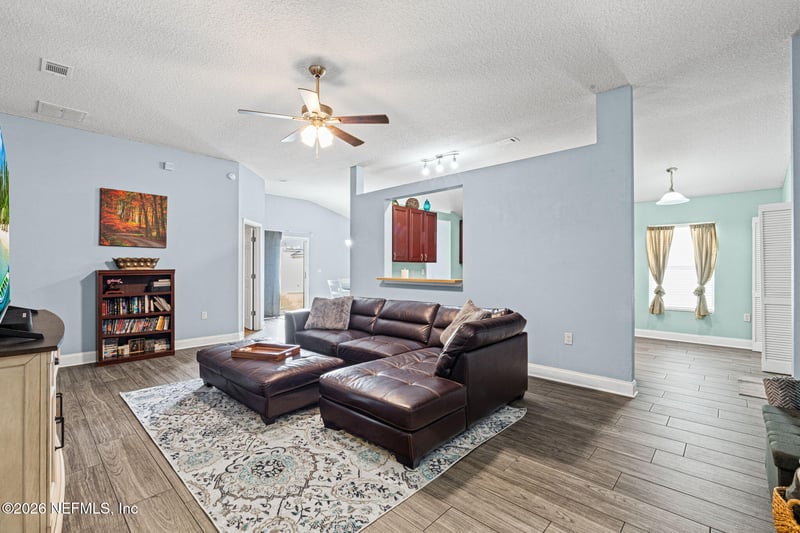 1945 River Rock Rd, Jacksonville, FL 32221