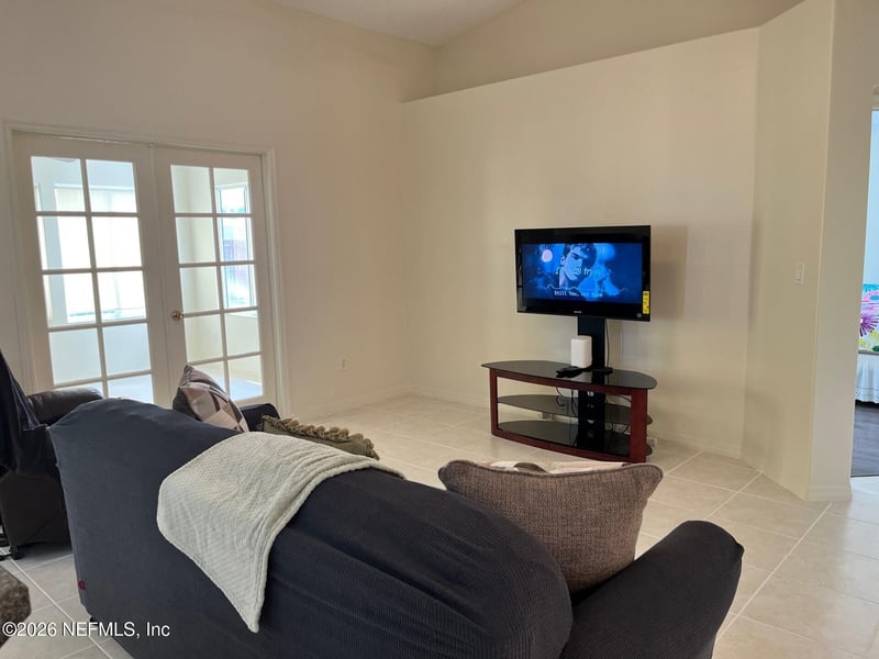 203 Village Dr, Welaka, FL 32193
