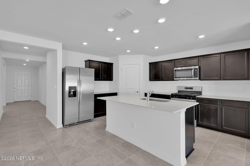 7075 Sandperch St, Jacksonville, FL 32244