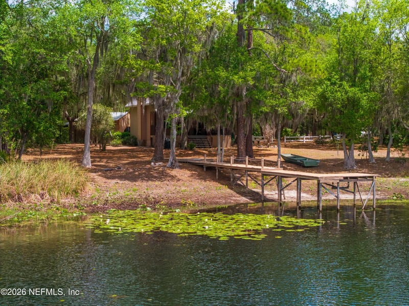 150 Indian Lakes Rd, Hawthorne, FL 32640