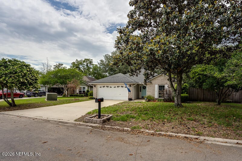 8005 Macinnes Dr, Jacksonville, FL 32244