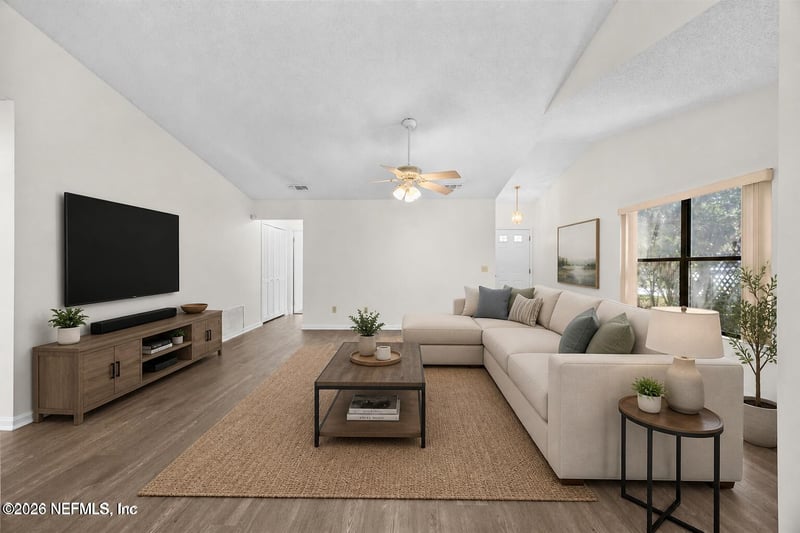 2071 Tanager Dr, Orange Park, FL 32073