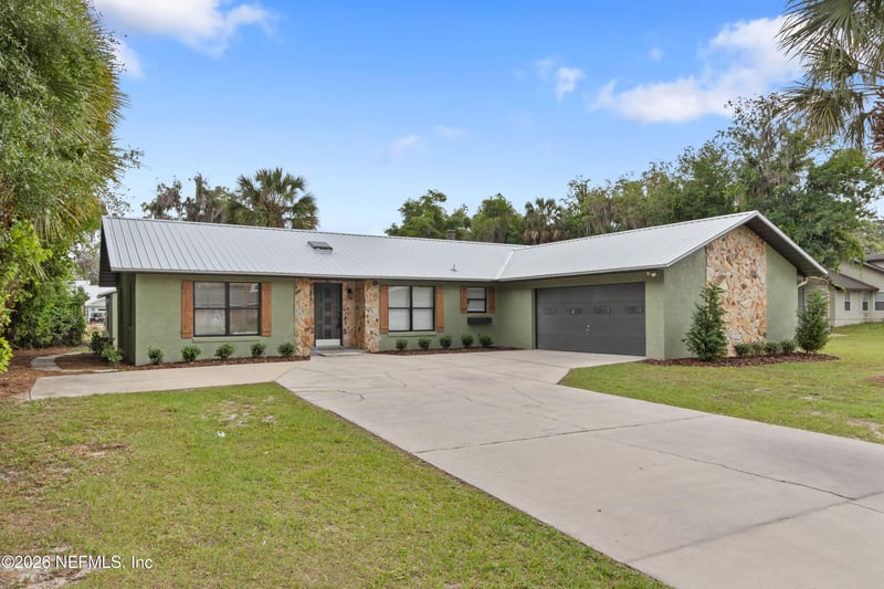 226 Port Comfort Dr, East Palatka, FL 32177