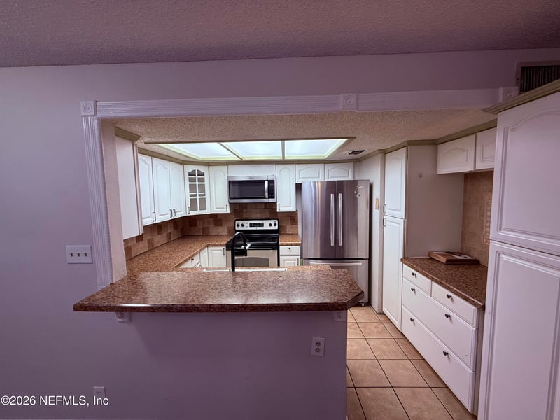 8323 Century Point Dr, Jacksonville, FL 32216