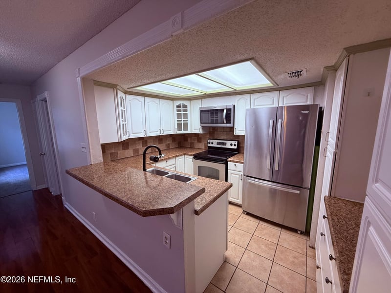8323 Century Point Dr, Jacksonville, FL 32216