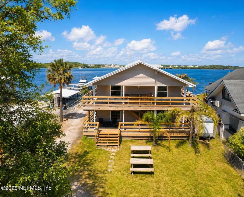 209 Trout River Dr, Jacksonville, FL 32208