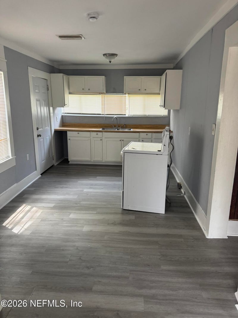 1325 Woods St, Jacksonville, FL 32209