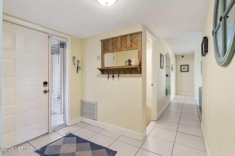 1030 4th St #1B, Jacksonville Beach, FL 32250