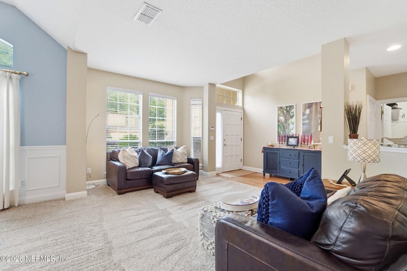 8614 Hunters Creek Dr, Jacksonville, FL 32256