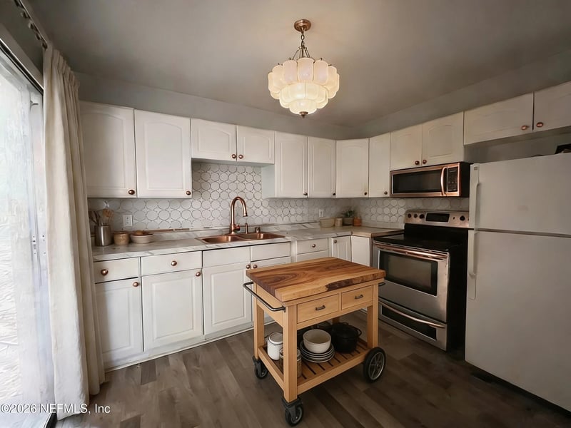 9058 Jefferson Ave, Jacksonville, FL 32208