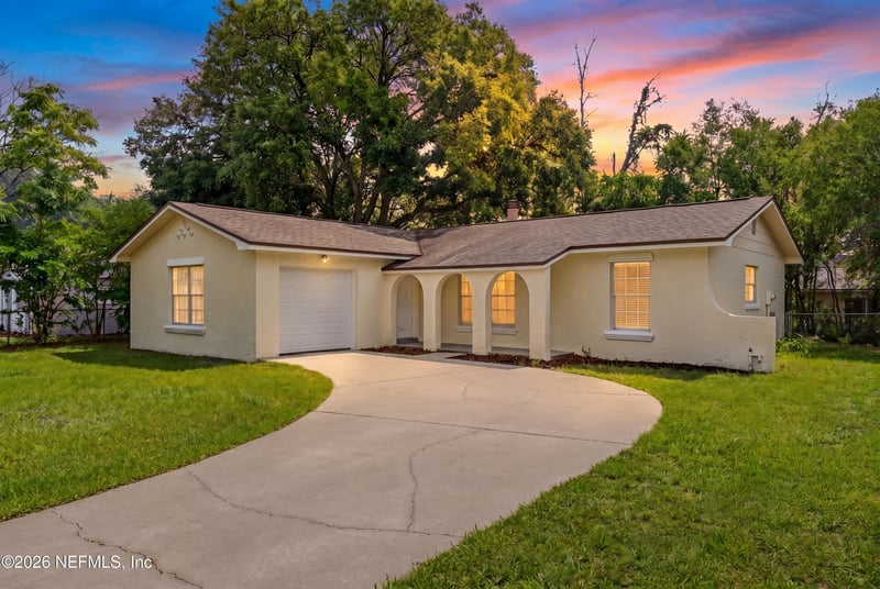 8046 Triumph Ln, Jacksonville, FL 32244