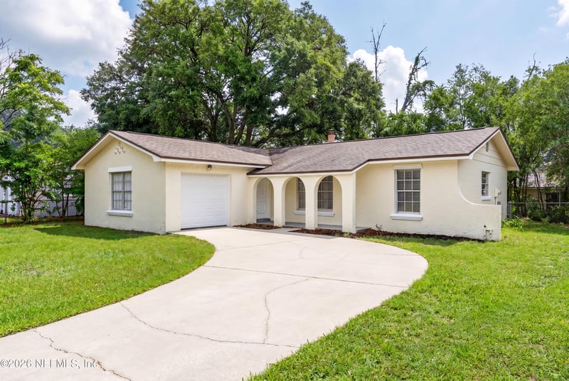 8046 Triumph Ln, Jacksonville, FL 32244