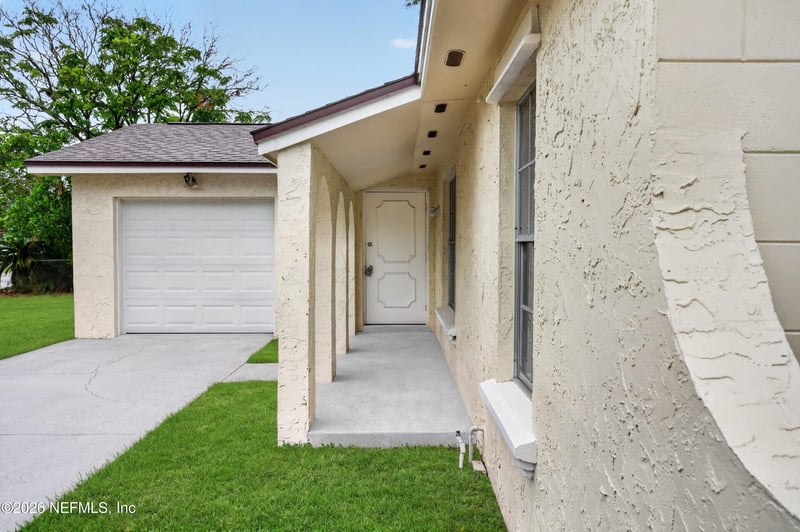 8046 Triumph Ln, Jacksonville, FL 32244