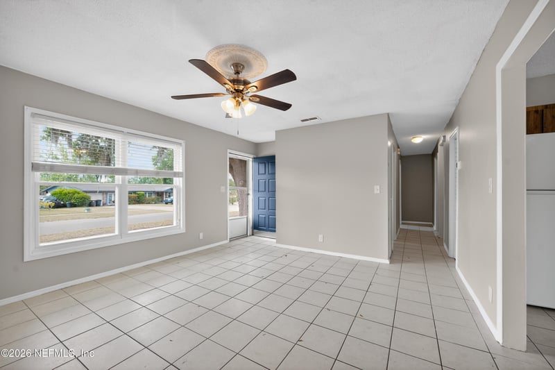 7807 Knoll Dr, Jacksonville, FL 32221