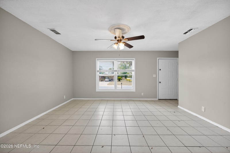 7807 Knoll Dr, Jacksonville, FL 32221