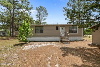 100 Vivian Dr, Palatka, FL 32177