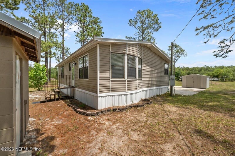 100 Vivian Dr, Palatka, FL 32177