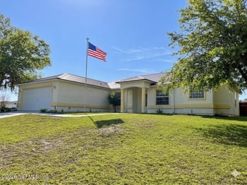 203 Village Dr, Welaka, FL 32193