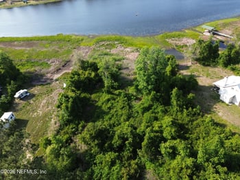 880 Lake Shore Ter, Interlachen, FL 32148