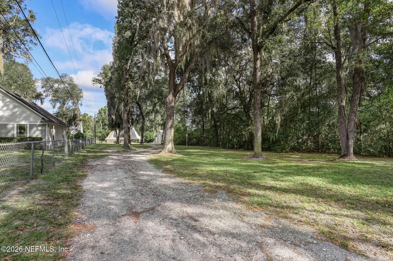 1099 Lake Asbury Dr, Green Cove Springs, FL 32043