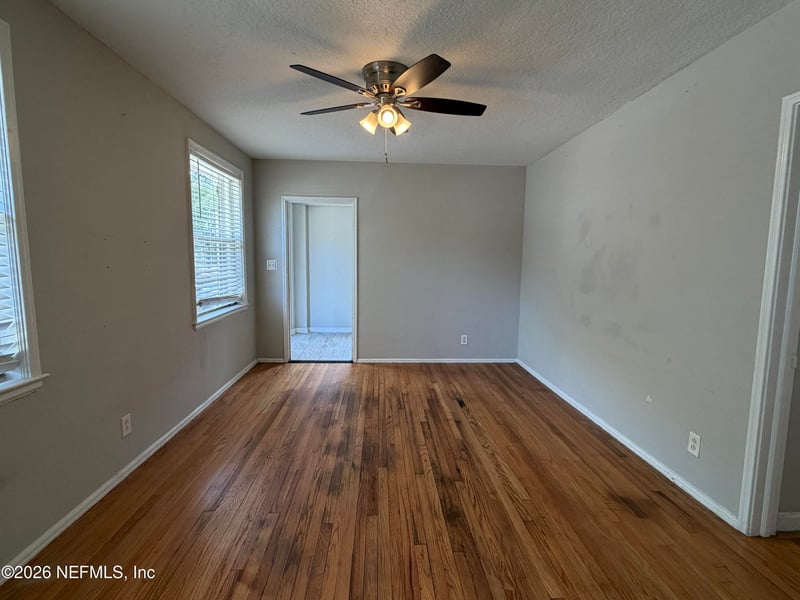 1052 Willis Dr, Jacksonville, FL 32205