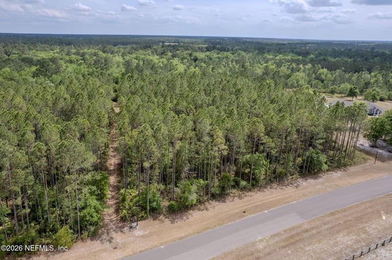 14062 Dunroven Dr, Bryceville, FL 32009