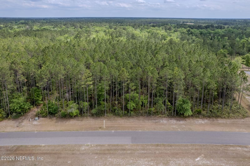 14062 Dunroven Dr, Bryceville, FL 32009