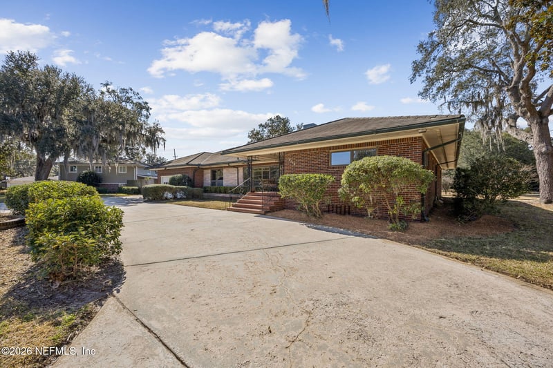 4768 Queen Ln, Jacksonville, FL 32210